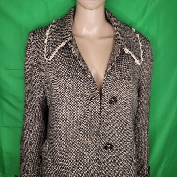 April May beautiful texture, classic Tweed coat. - Picture 10 of 13